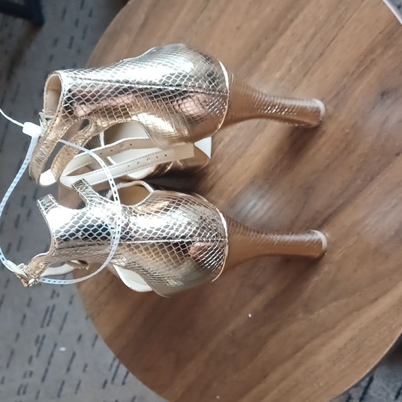 Michael Kors MARTINA METALLIC SNAKE EMBOSSED LEATHER ROUND TOE PALE GOLD NEW 7.5 - Picture 12 of 15